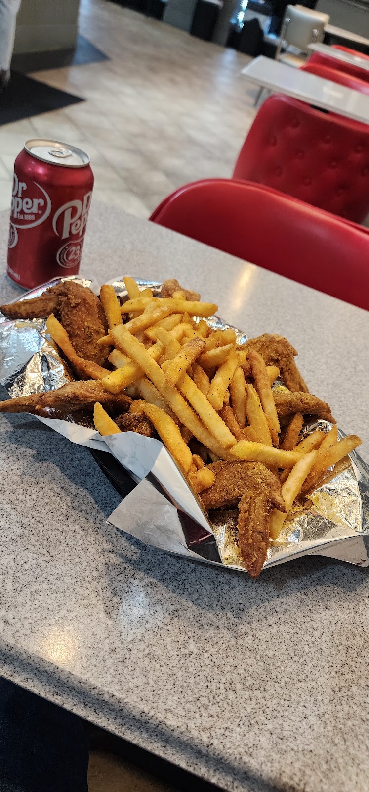 W W Wings | restaurant | 817 W Lincoln Hwy Unit H, DeKalb, IL 60115, USA | 8157588899 OR +1 815-758-8899