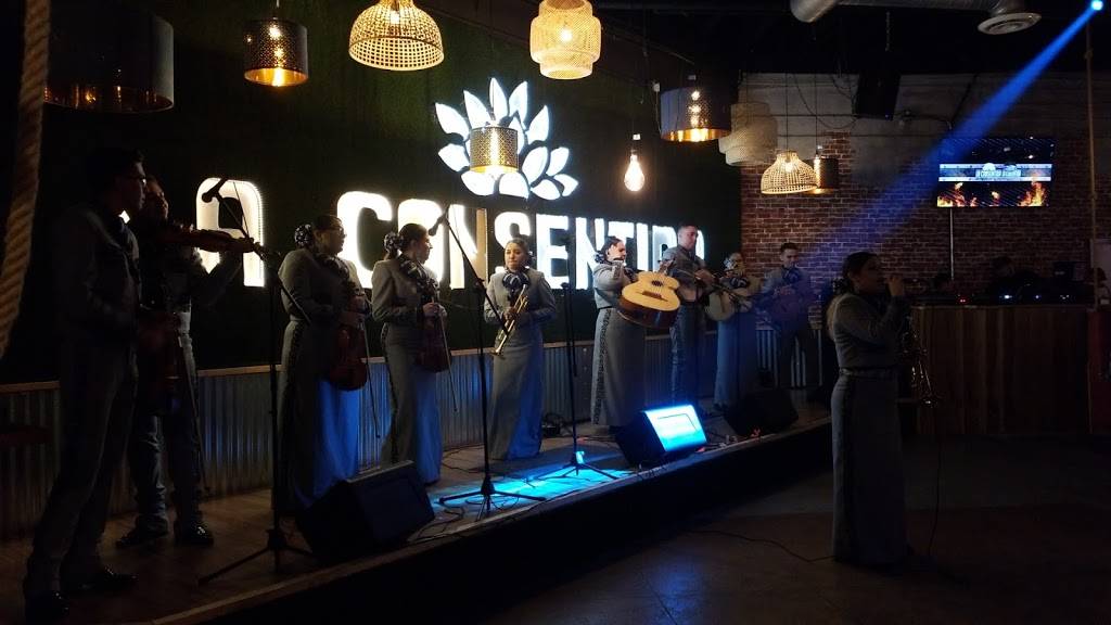 La Consentida Eat & Drink | restaurant | 2647 W Glendale Ave, Phoenix, AZ 85051, USA | 6026750789 OR +1 602-675-0789