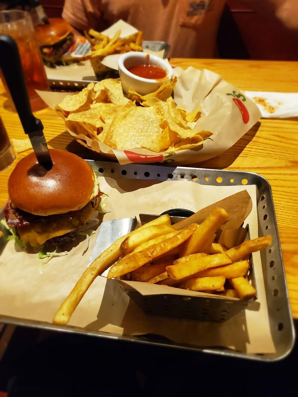 Chilis Grill & Bar | restaurant | 819 S College Rd, Wilmington, NC 28403, USA | 9103131477 OR +1 910-313-1477