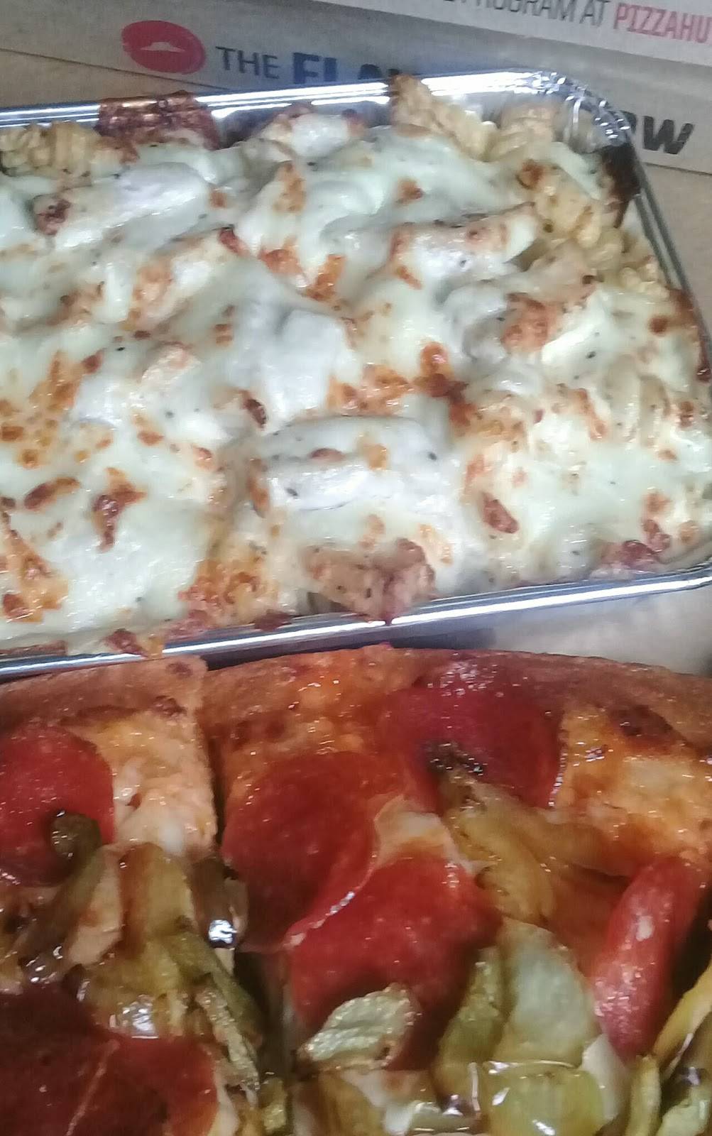 Pizza Hut | restaurant | 440 E 162nd St, South Holland, IL 60473, USA | 7083339397 OR +1 708-333-9397