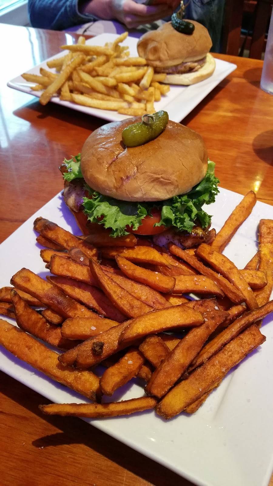 Ricky Ts Bar & Grille | restaurant | 10601 Gulf Blvd, Treasure Island, FL 33706, USA | 7273637425 OR +1 727-363-7425