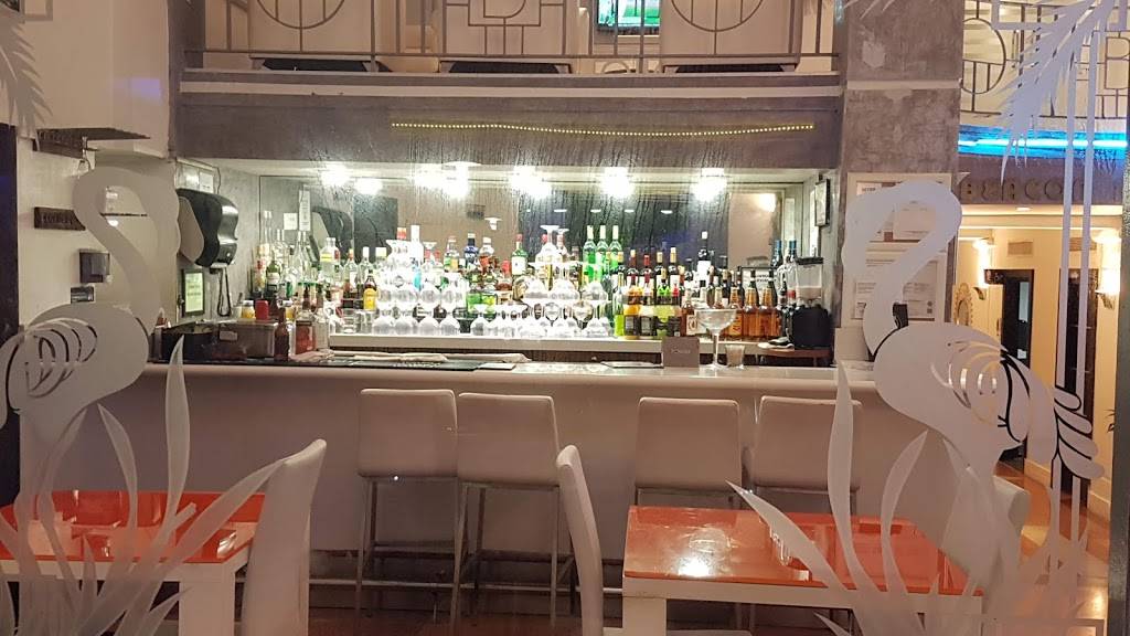 The Place Restaurant & Bar | restaurant | 720 Ocean Dr, Miami Beach, FL 33139, USA | 3056951448 OR +1 305-695-1448