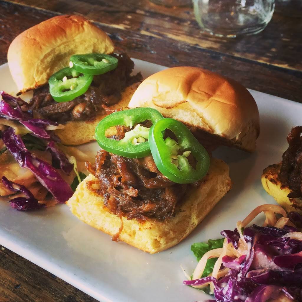 The Pike | restaurant | 271-02 Union Tpke, Queens, NY 11040, USA | 7183478052 OR +1 718-347-8052