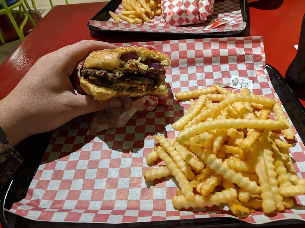 Johnnys Burgers | restaurant | 2747 Pacific Ave SE, Olympia, WA 98501, USA | 3603577819 OR +1 360-357-7819