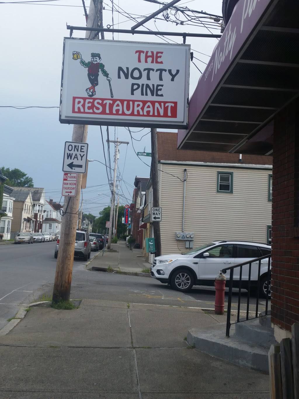 Notty Pine Tavern | restaurant | 2301 15th St, Troy, NY 12180, USA | 5182724557 OR +1 518-272-4557