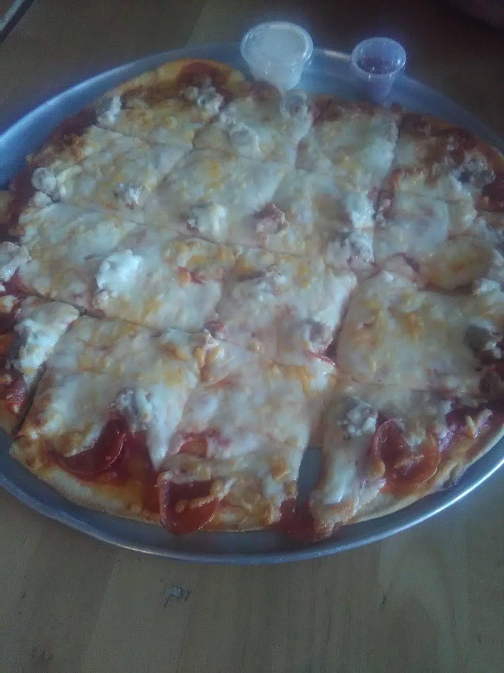 Ginos Pizza | restaurant | 6420 S Central Ave, Phoenix, AZ 85042, USA | 6022683341 OR +1 602-268-3341