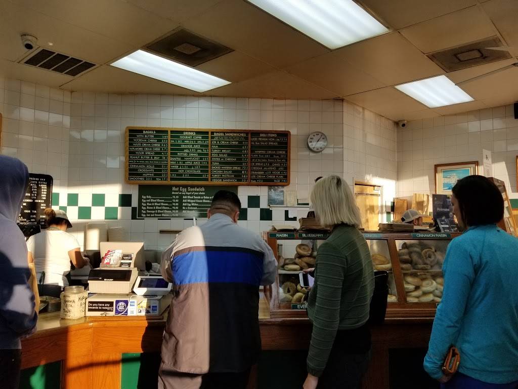 The Bagel Broker | bakery | 7825 Beverly Blvd, Los Angeles, CA 90036, USA | 3239311258 OR +1 323-931-1258