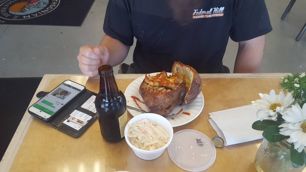 Smithsonian Cafe And Chowder House | restaurant | 1 Roundhouse Plaza, Northampton, MA 01060, USA | 4137273318 OR +1 413-727-3318