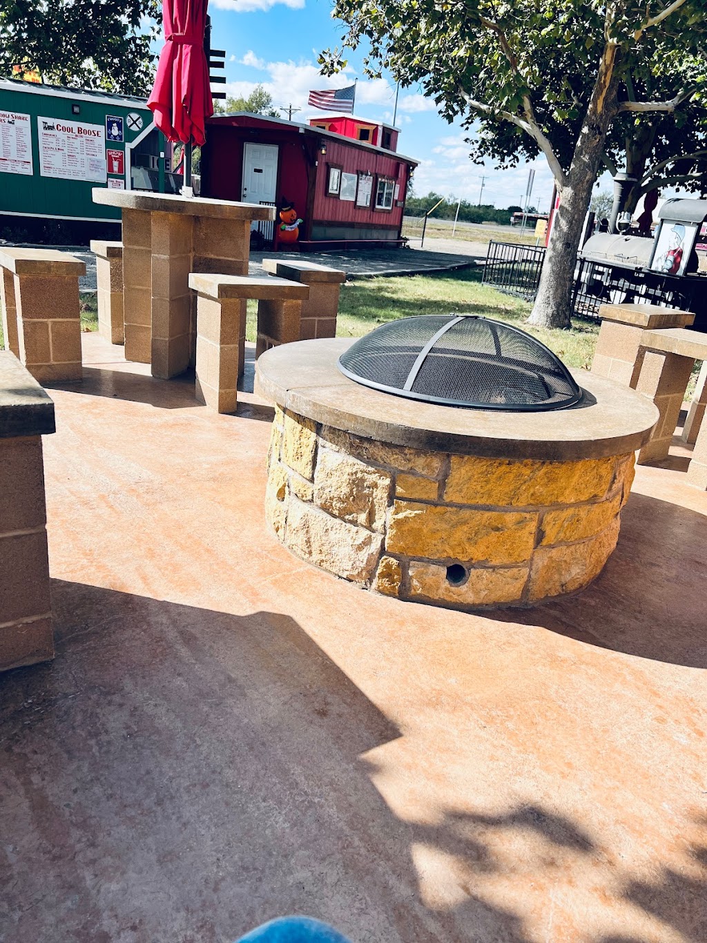 Cool Boose | restaurant | 809 W Broadway St, Fritch, TX 79036, USA | 8066793724 OR +1 806-679-3724