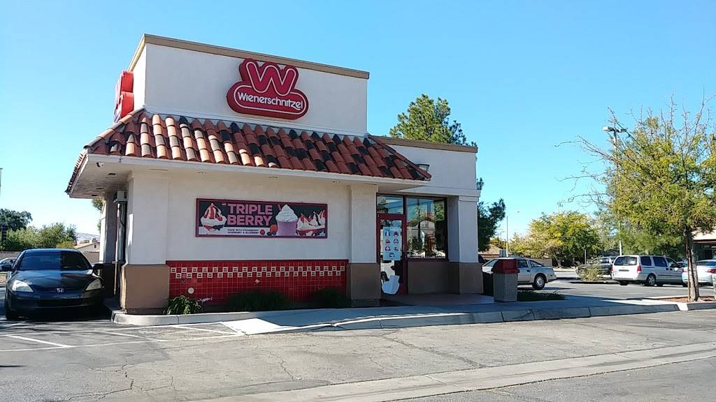 Wienerschnitzel | restaurant | 3005 E Ave S, Palmdale, CA 93550, USA | 6612720566 OR +1 661-272-0566