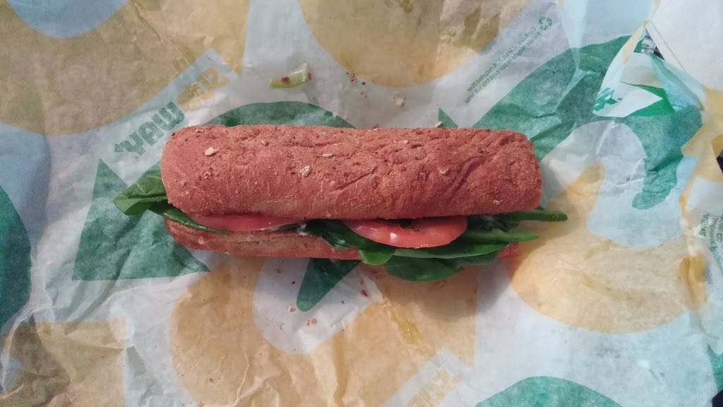 Subway Restaurants | restaurant | 214 E Canal St, Mulberry, FL 33860, USA | 8639435917 OR +1 863-943-5917