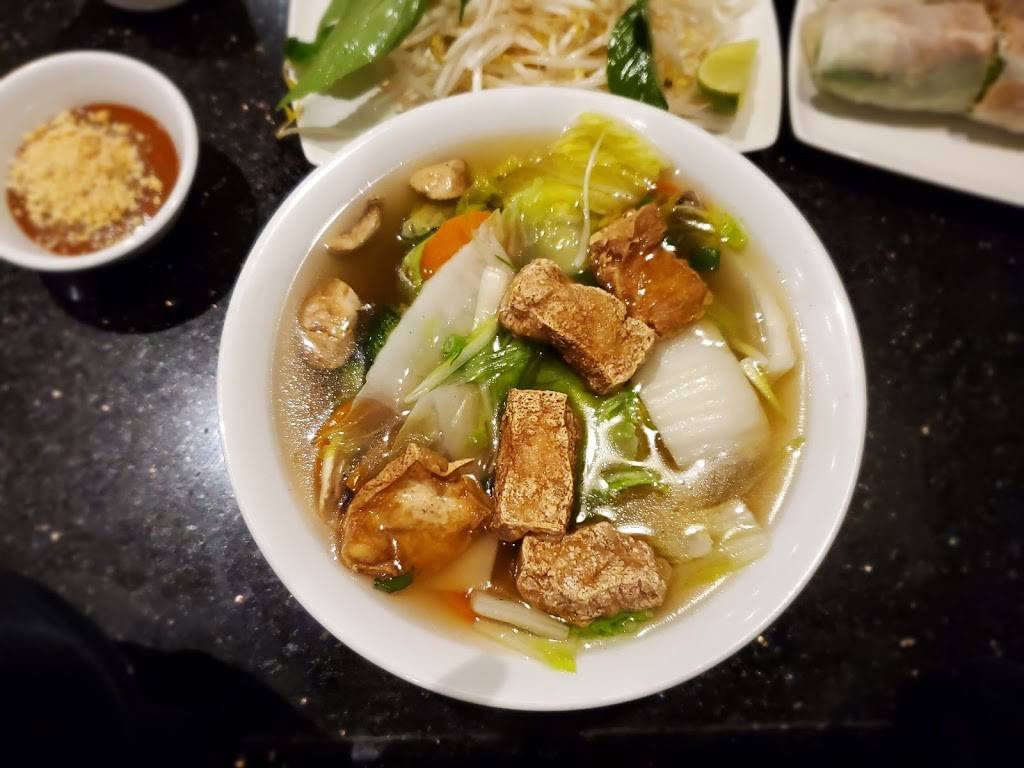 Lac Vien Vietnamese Restaurant | restaurant | 141 Cartwright Ave, North York, ON M6A 1V4, Canada | 6473447933 OR +1 647-344-7933