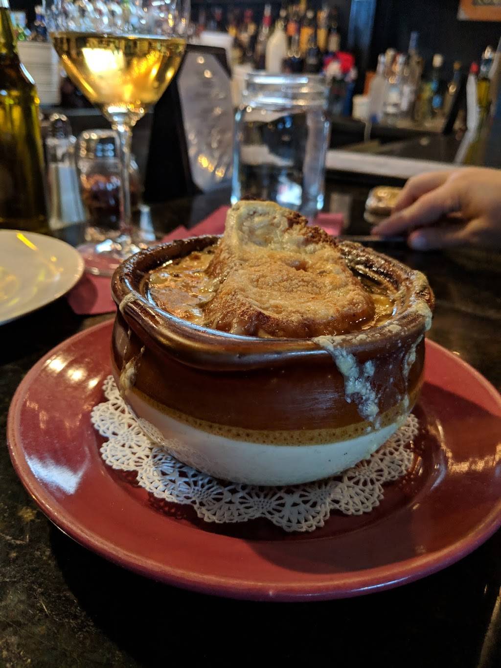 Mickeys Restaurant & Bar | restaurant | 2323 Whitney Ave, Hamden, CT 06518, USA | 2032884700 OR +1 203-288-4700