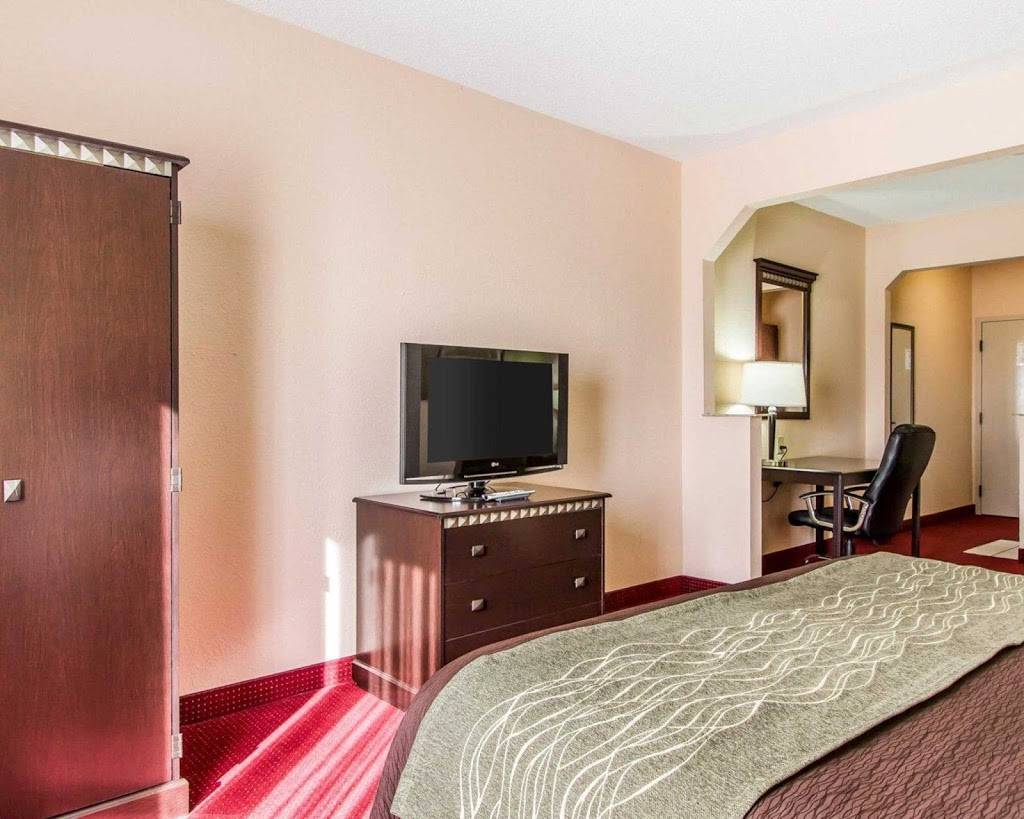 Comfort Inn & Suites Lincoln Talladega I-20 | restaurant | 850/A Speedway Industrial Dr, Lincoln, AL 35096, USA | 2055483058 OR +1 205-548-3058