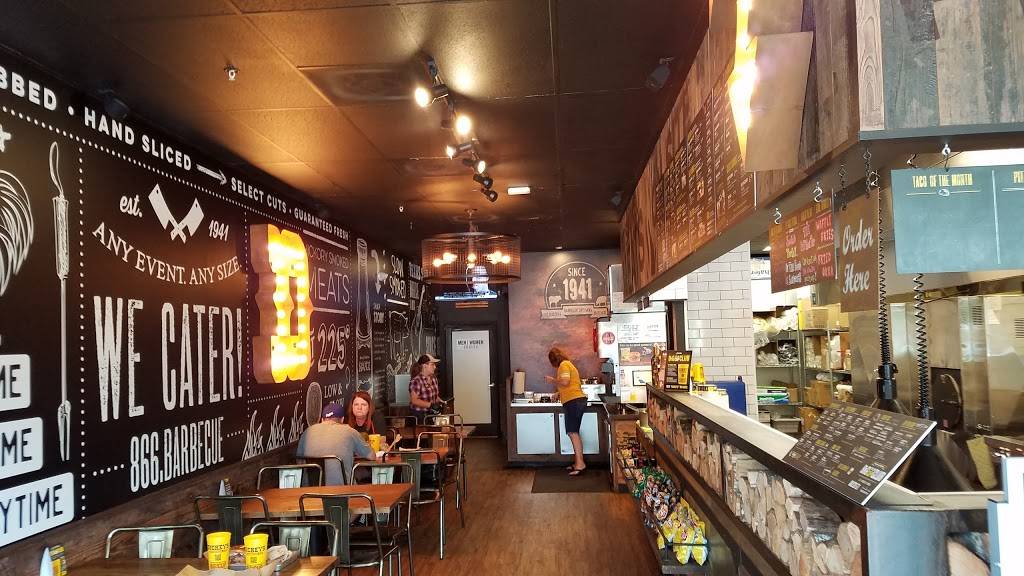 Dickeys Barbecue Pit | restaurant | 10463 Gibsonton Dr, Riverview, FL 33578, USA | 8133331773 OR +1 813-333-1773