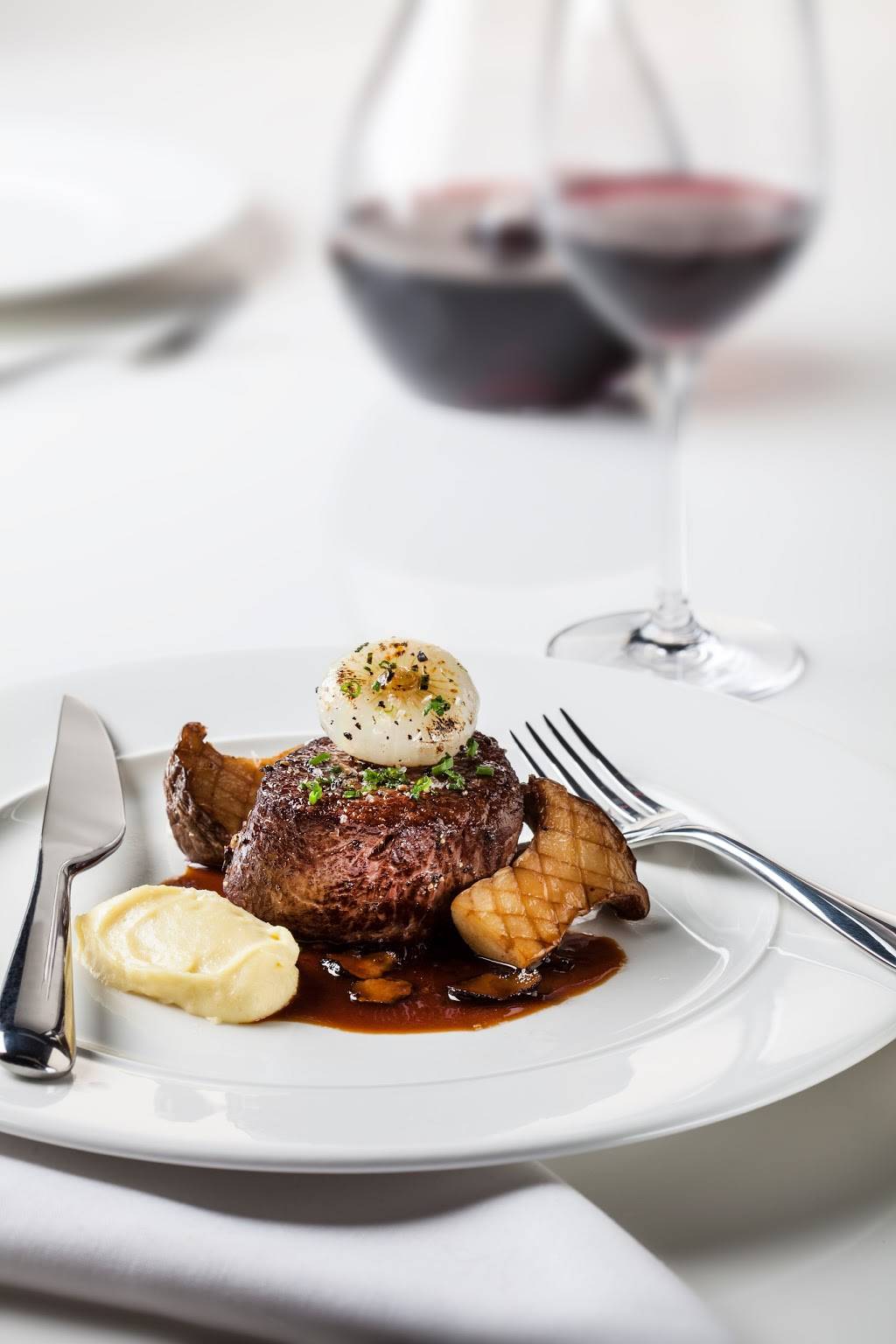 Cru Uncorked | restaurant | 34300 Chagrin Blvd, Moreland Hills, OH 44022, USA | 4409031171 OR +1 440-903-1171