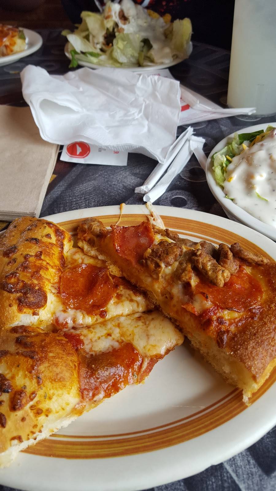 Pizza Hut | meal takeaway | 3709 Clarksville Hwy, Nashville, TN 37218, USA | 6152425100 OR +1 615-242-5100