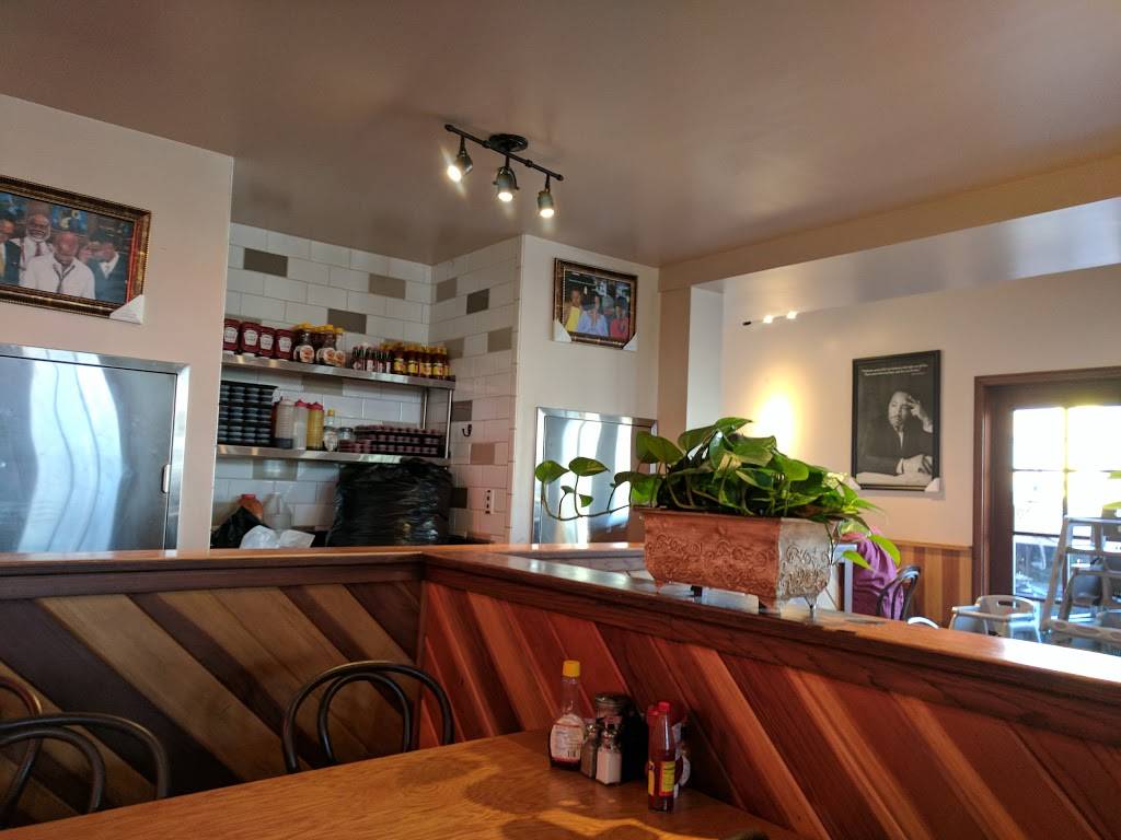 Roscoes House of Chicken and Waffles | restaurant | 2110 S Harbor Blvd, Anaheim, CA 92802, USA | 7148234130 OR +1 714-823-4130