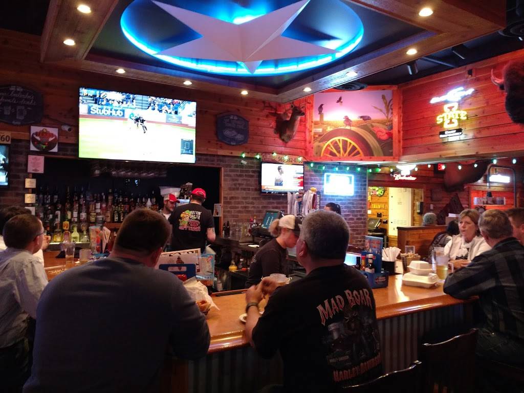 Texas Roadhouse | restaurant | 845 Wacker Dr, Dubuque, IA 52002, USA | 5635820760 OR +1 563-582-0760