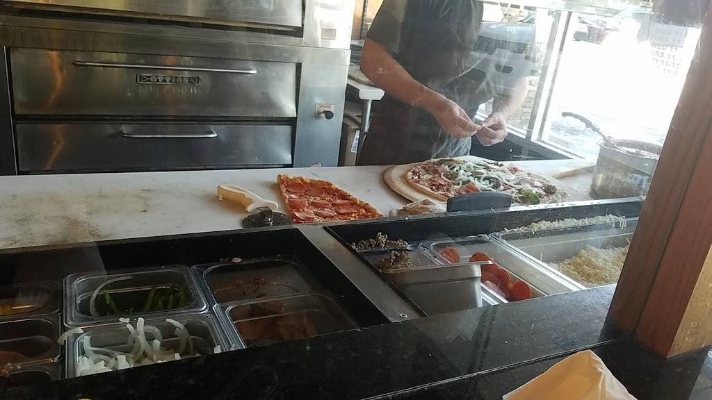 Bruccis Pizza | restaurant | 540 FL-13 #10, Fruit Cove, FL 32259, USA | 9042878317 OR +1 904-287-8317