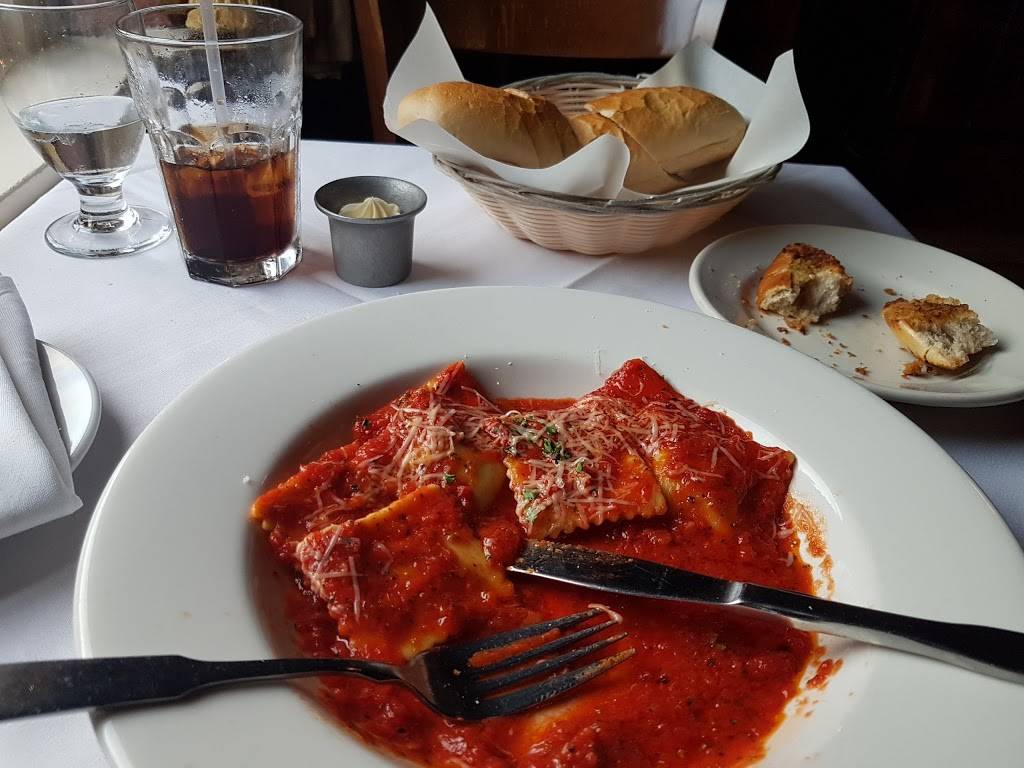 IL Porto Ristorante | restaurant | 121 King St, Alexandria, VA 22314, USA | 7038368833 OR +1 703-836-8833