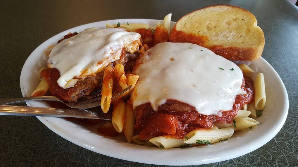 Vinces Restaurant & Pizzeria | restaurant | 619 4th Ave, Monroe, WI 53566, USA | 6083283222 OR +1 608-328-3222