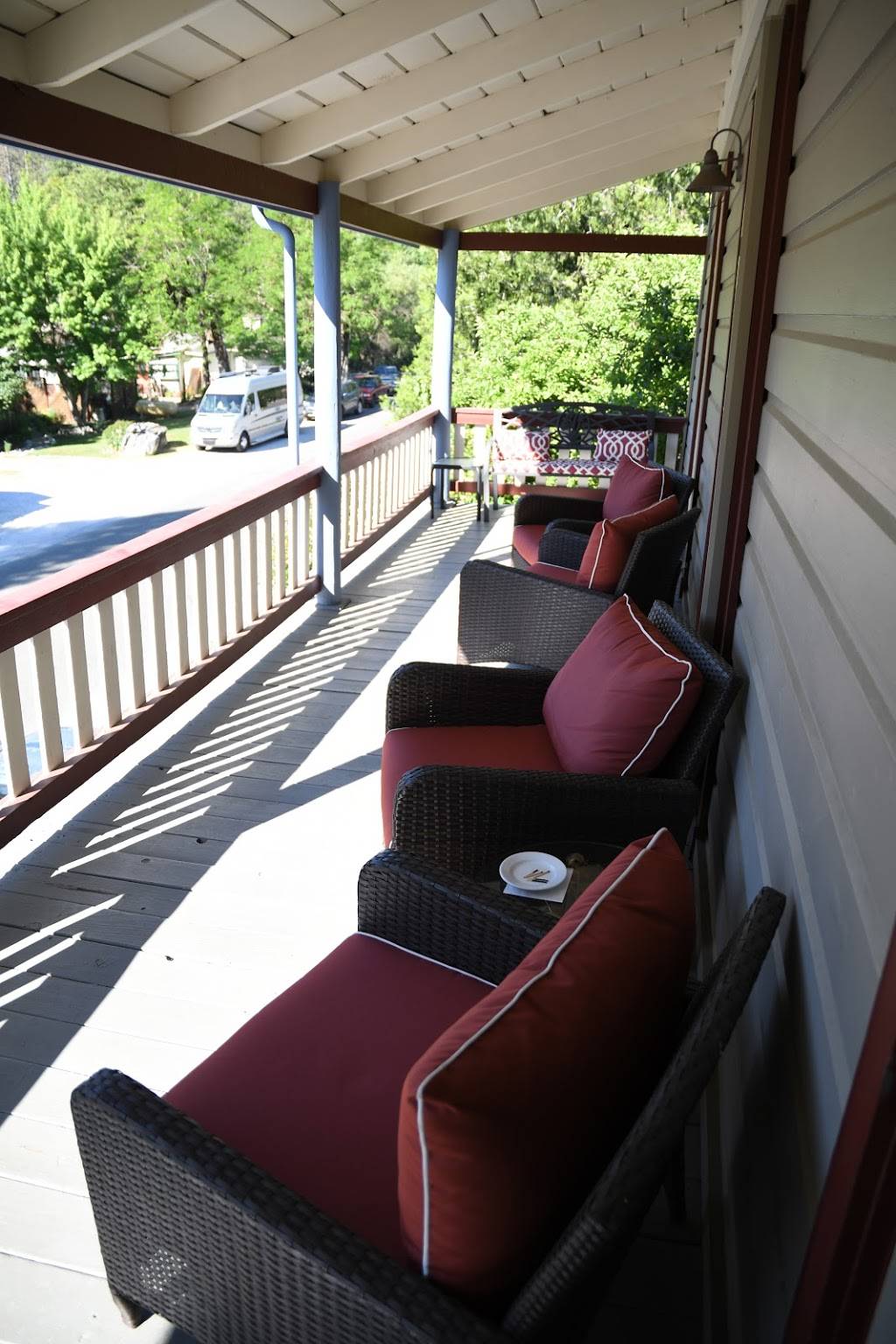 Volcano Union Pub + Inn | restaurant | 21375 Consolation St, Volcano, CA 95689, USA | 2092967711 OR +1 209-296-7711