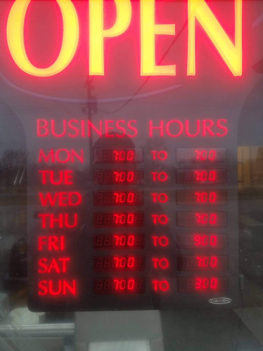 Airport Restaurant | restaurant | 10130 IN-37, Elwood, IN 46036, USA | 7655526400 OR +1 765-552-6400