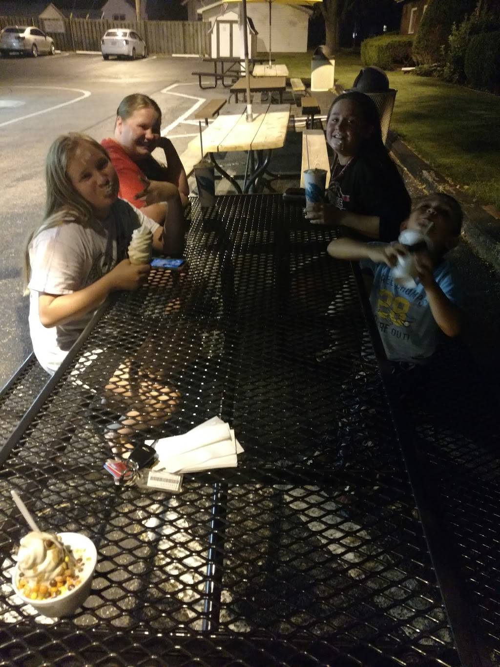 Tastee Freez | restaurant | 309 E Dakota St, Spring Valley, IL 61362, USA | 8156642736 OR +1 815-664-2736