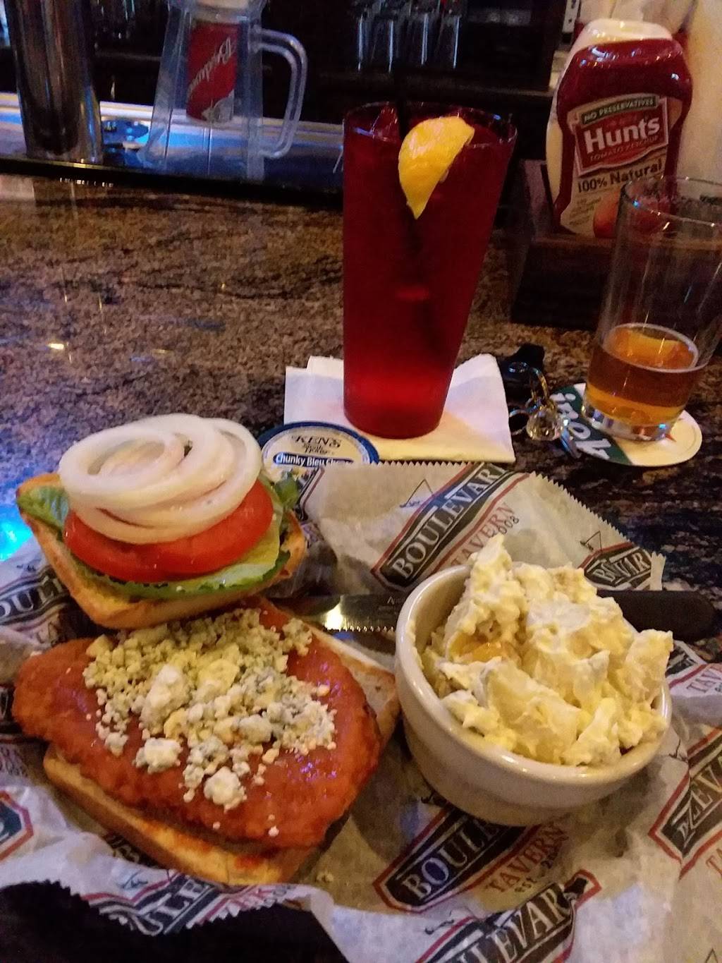 Boulevard Deli and Tavern | night club | 12220 Towne Lake Dr # 10, Fort Myers, FL 33913, USA | 2395617444 OR +1 239-561-7444