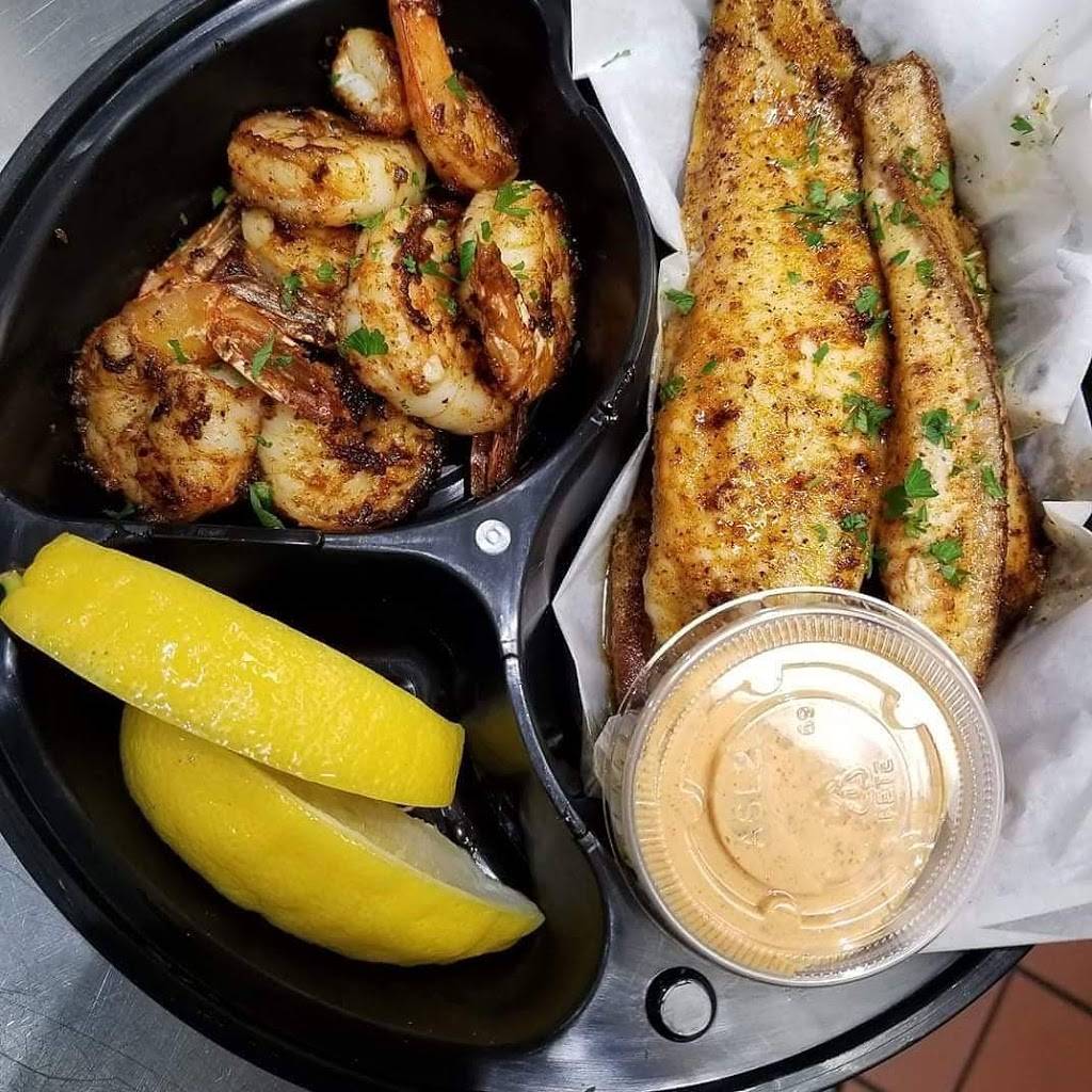 Surfs Up | restaurant | 6427 W North Ave, Oak Park, IL 60302, USA | 7086135585 OR +1 708-613-5585