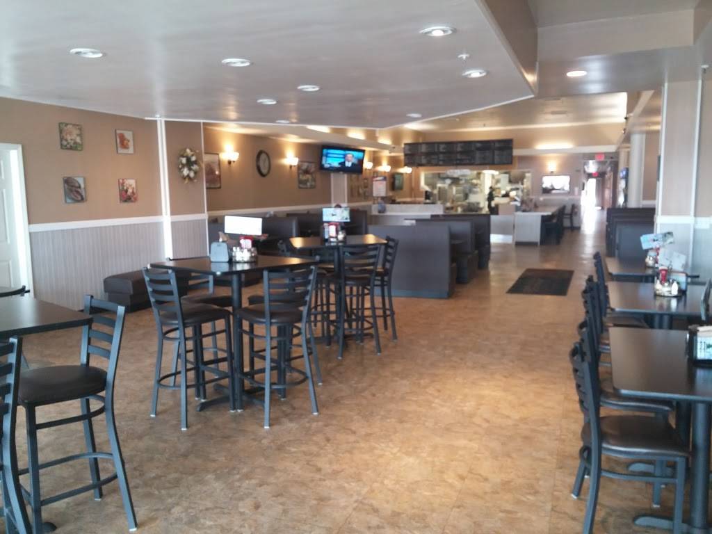 Vivaldis Pizzeria | restaurant | 5 Cheshire Rd #32, Pittsfield, MA 01201, USA | 4132365633 OR +1 413-236-5633