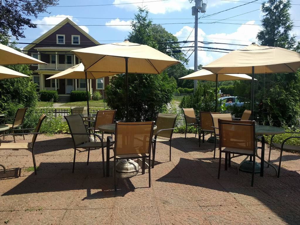 Leggos | restaurant | 120 N Franklin St, Holbrook, MA 02343, USA | 7819612475 OR +1 781-961-2475