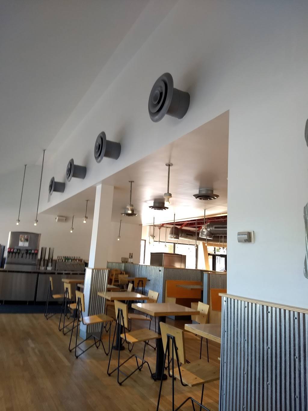 Chipotle Mexican Grill | restaurant | 9900 College Blvd, Overland Park, KS 66210, USA | 9134696620 OR +1 913-469-6620