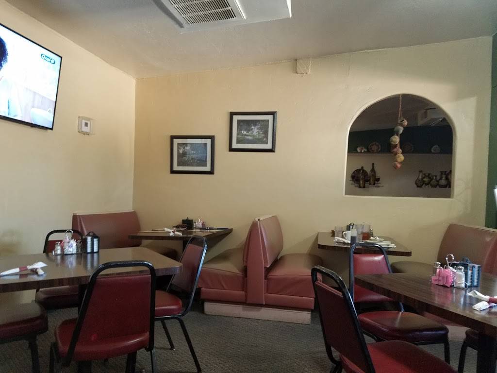 Lindas Hoosier Cafe II | restaurant | 1535 E Old West Hwy, Apache Junction, AZ 85119, USA | 4809821231 OR +1 480-982-1231