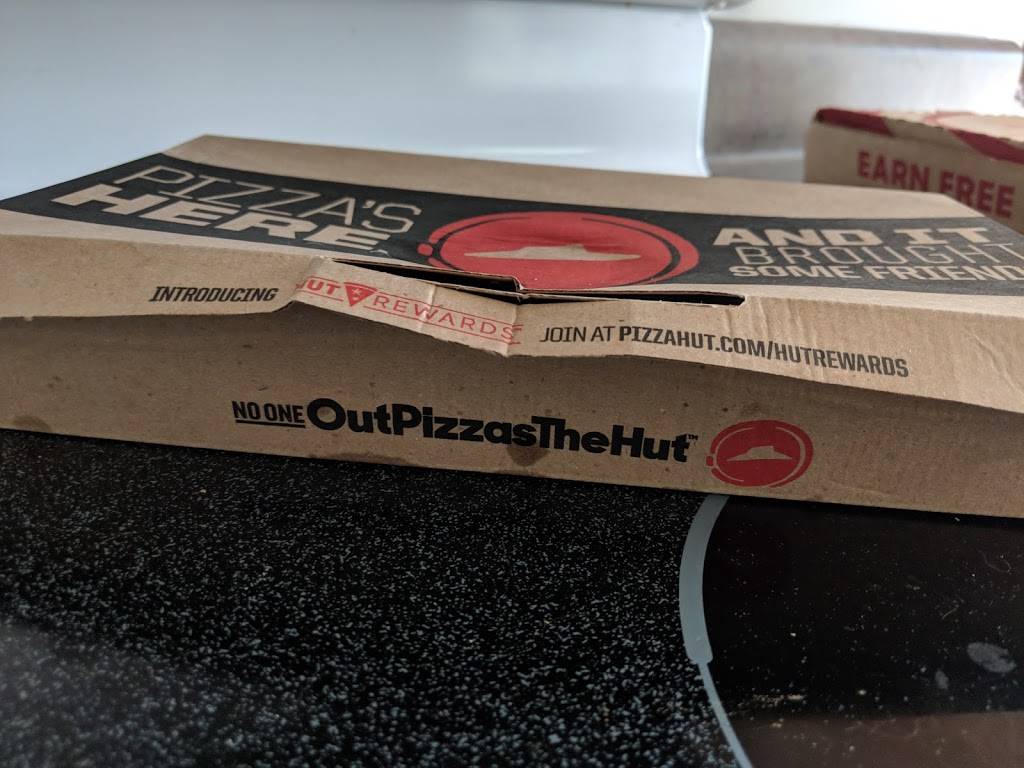 Pizza Hut | restaurant | 486 E Main St, Wilmington, OH 45177, USA | 9372839383 OR +1 937-283-9383