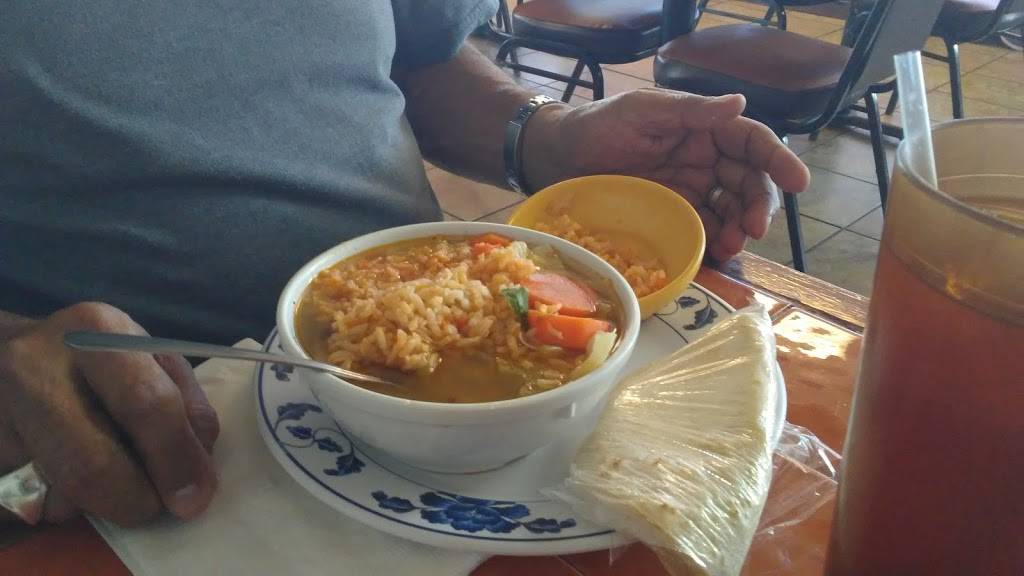 El Portal Del Bobby Ciros | restaurant | 8201 Diana Dr, El Paso, TX 79904, USA | 9154448400 OR +1 915-444-8400