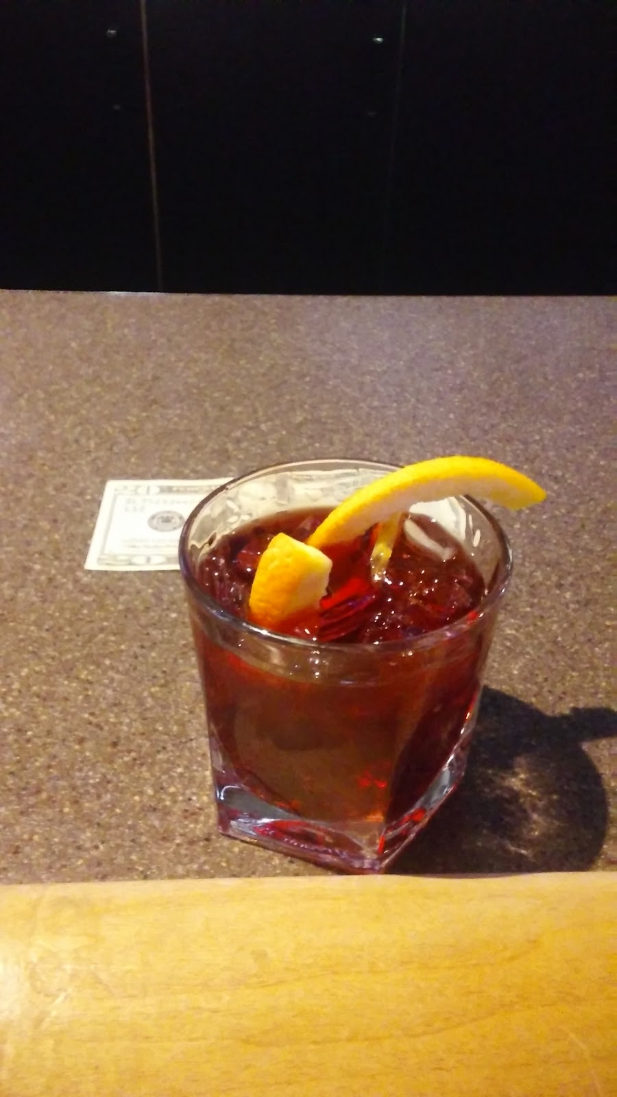 Luckys | night club | 224 S Phillips Ave, Sioux Falls, SD 57104, USA | 6053351313 OR +1 605-335-1313