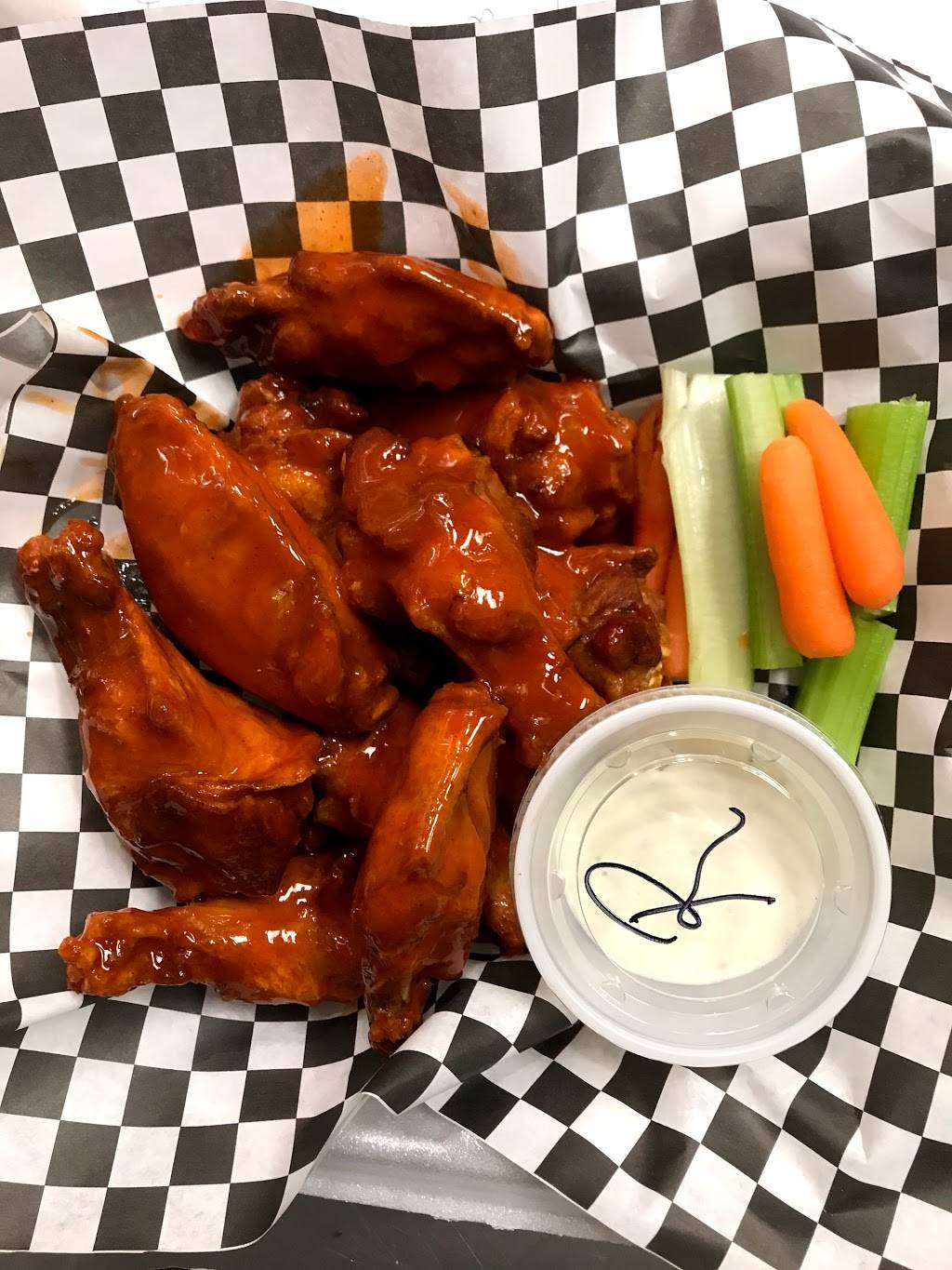Wing Bar - Big Time Wings | restaurant | 8320 N Michigan Rd, Indianapolis, IN 46268, USA | 3177317121 OR +1 317-731-7121