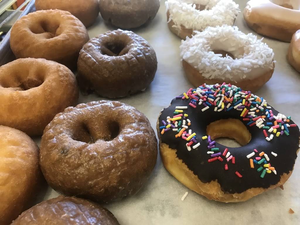 Chestnut Fresh Donut | cafe | 5206 Chestnut St, Philadelphia, PA 19139, USA | 2154722760 OR +1 215-472-2760