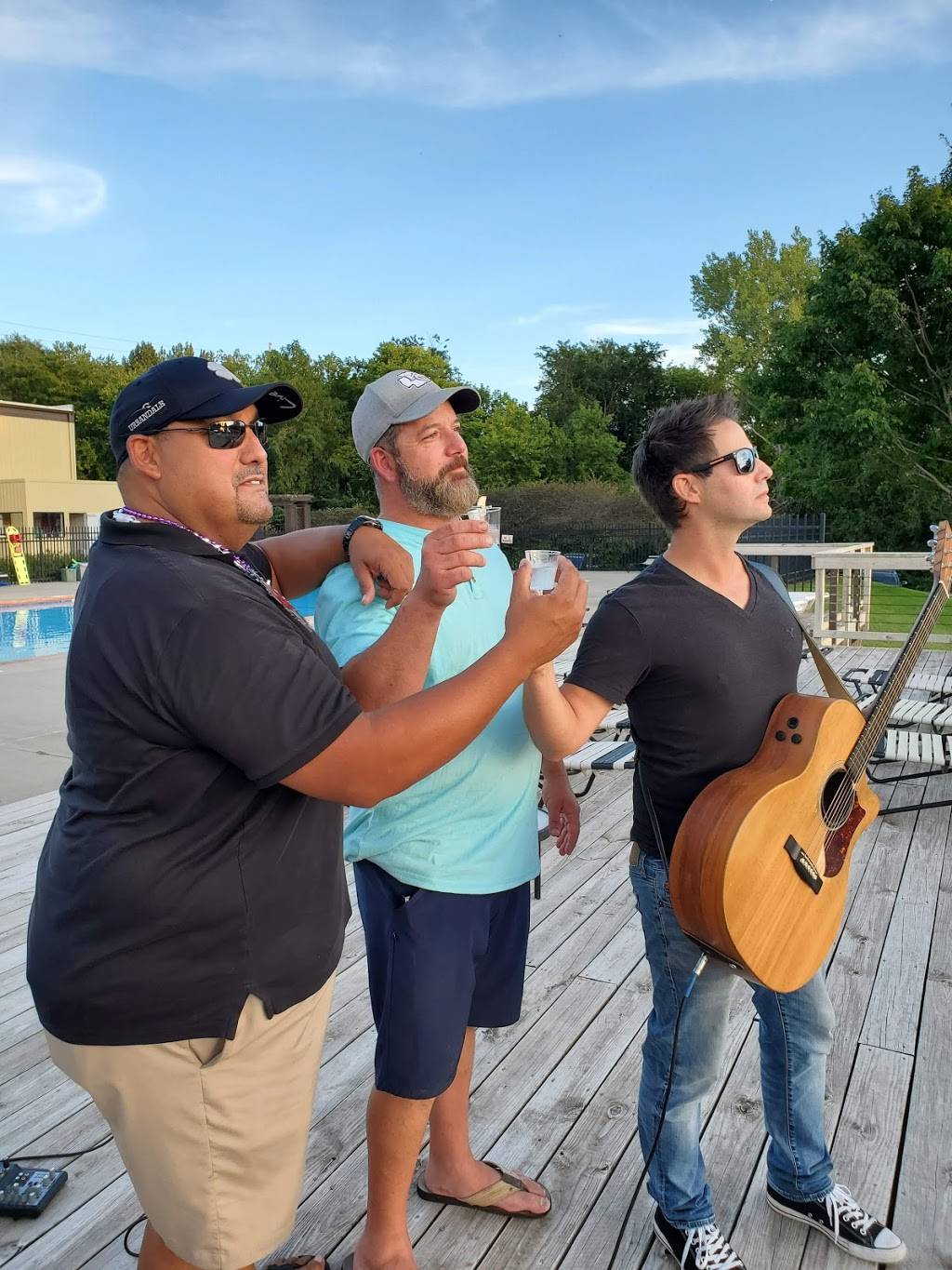 Urbandale Clubhouse And Restraunt | restaurant | 4022-4098 NW 86th St, Urbandale, IA 50322, USA | 5152765496 OR +1 515-276-5496