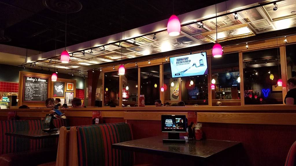 Red Robin Gourmet Burgers and Brews | restaurant | 1218 N Retail Ct, Myrtle Beach, SC 29577, USA | 8436262920 OR +1 843-626-2920