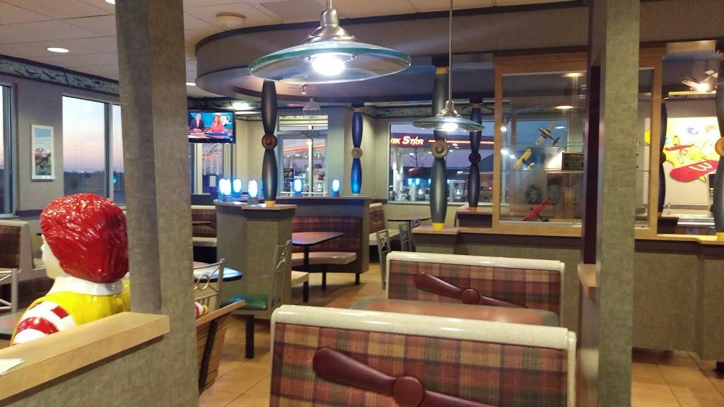 McDonalds | cafe | 8905 Runway Ct SW, Cedar Rapids, IA 52404, USA | 3193635912 OR +1 319-363-5912