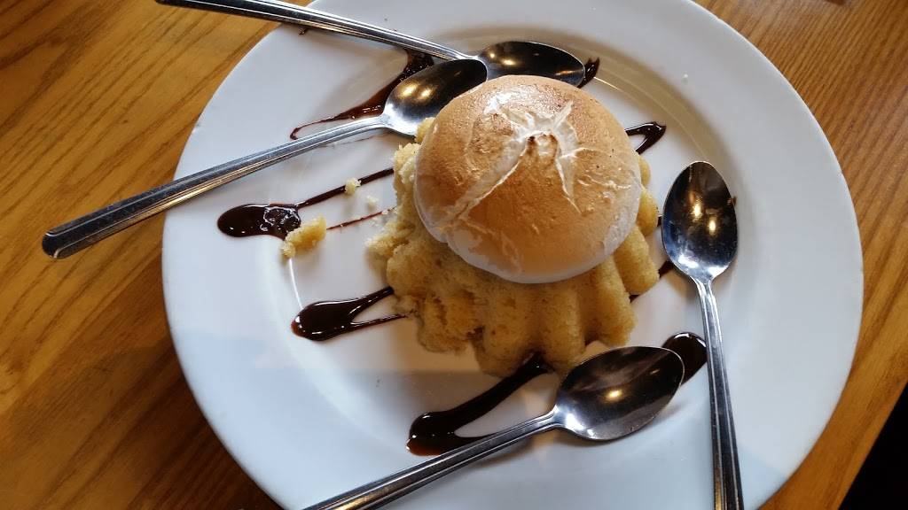 Chilis Grill & Bar | meal takeaway | N96W18640 County Line Rd, Germantown, WI 53022, USA | 2622501254 OR +1 262-250-1254