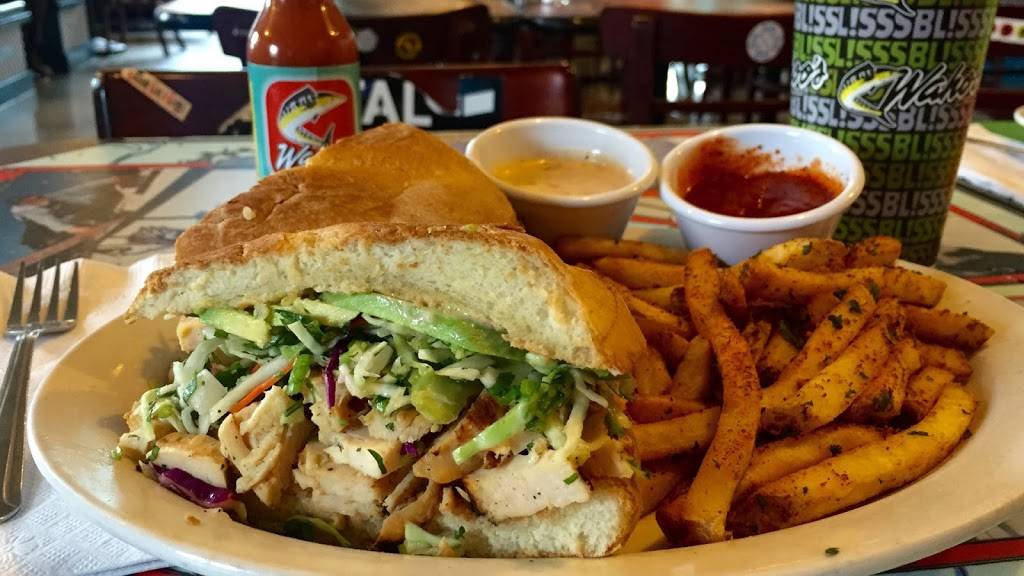 Wahoos Fish Tacos | restaurant | 715 Spectrum Center Dr, Irvine, CA 92618, USA | 9497530251 OR +1 949-753-0251