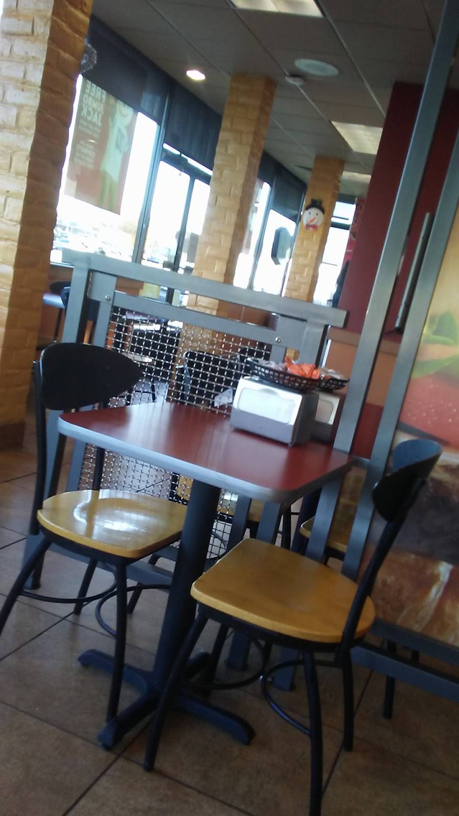 Jack in the Box | restaurant | 712 E Pioneer Pkwy, Arlington, TX 76010, USA | 8172779520 OR +1 817-277-9520