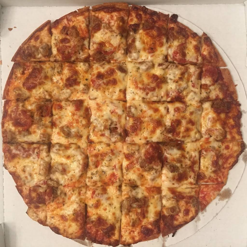 TOP HAT PIZZA | restaurant | 1509 15th St, Moline, IL 61265, USA | 3097979177 OR +1 309-797-9177