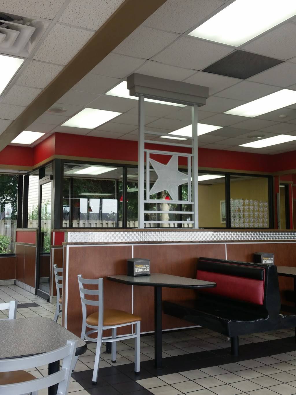 Hardees | restaurant | 3311 Parmenter St, Middleton, WI 53562, USA | 6088316649 OR +1 608-831-6649