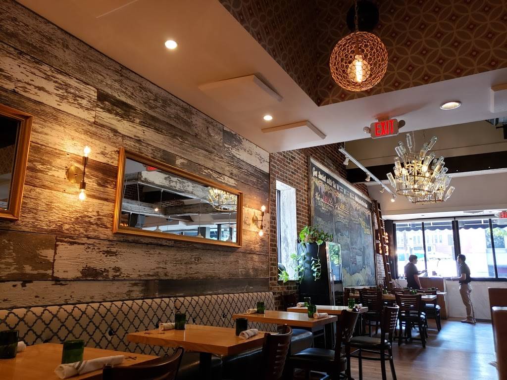 Louies Wine Dive & Clayton Kitchen | restaurant | 16 S Bemiston Ave, Clayton, MO 63105, USA | 3148759373 OR +1 314-875-9373