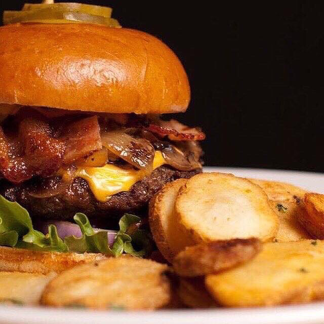 Tavern On La Grange | restaurant | 5403 South La Grange Road, Countryside, IL 60525, USA | 7084697760 OR +1 708-469-7760